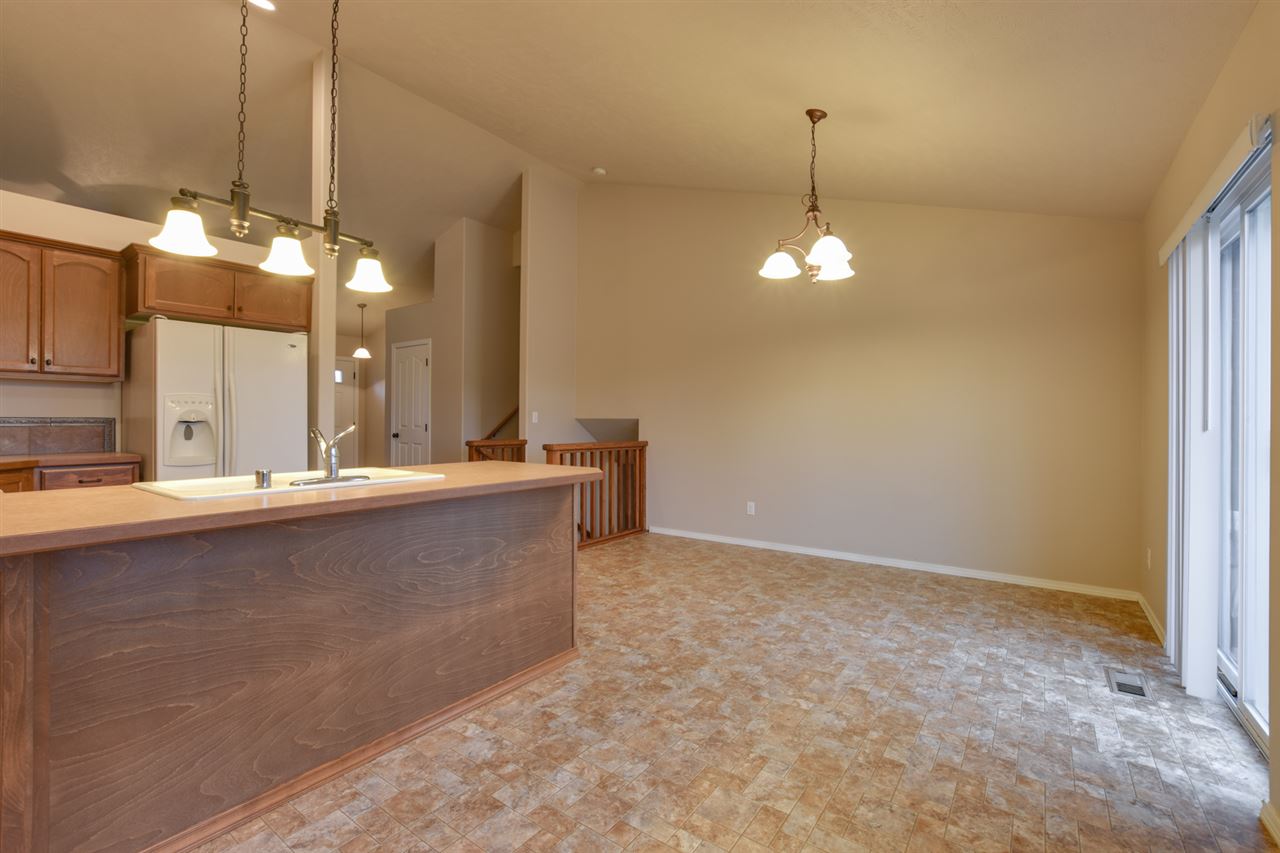 4039 South Bates Road Spokane Valley, WA 99206 - Photo 6 of 20 Gallery Image 6