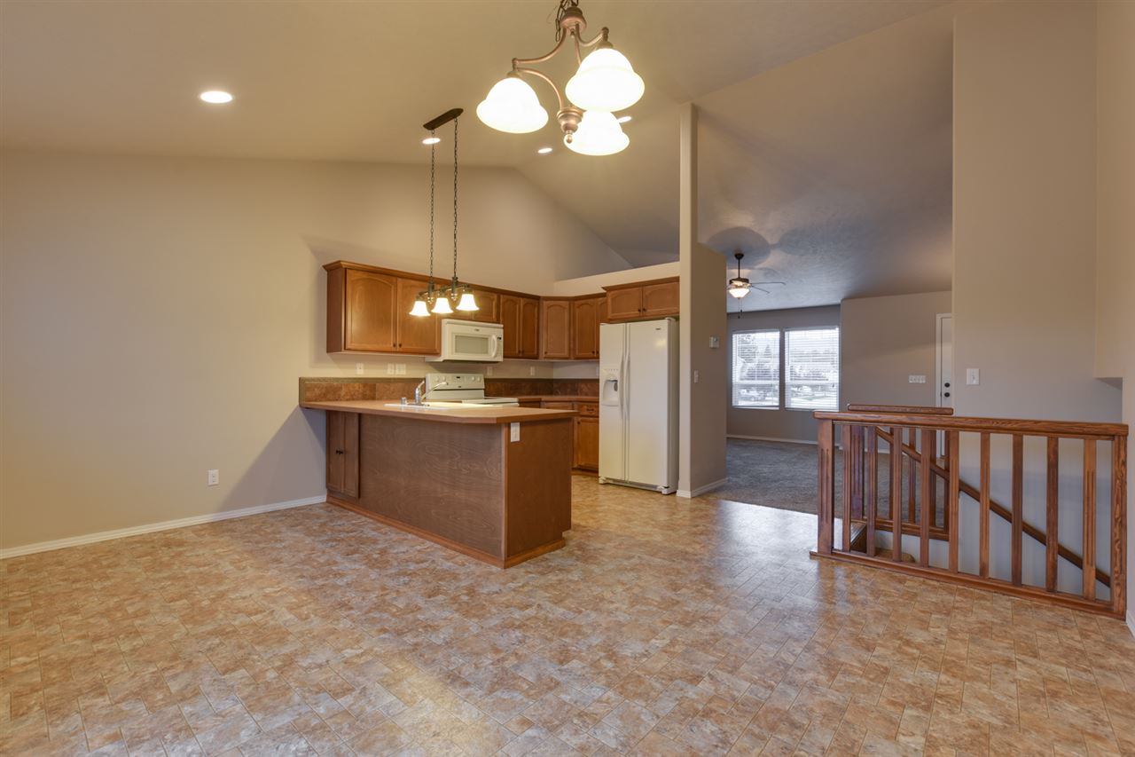 4039 South Bates Road Spokane Valley, WA 99206 - Photo 7 of 20 Gallery Image 7