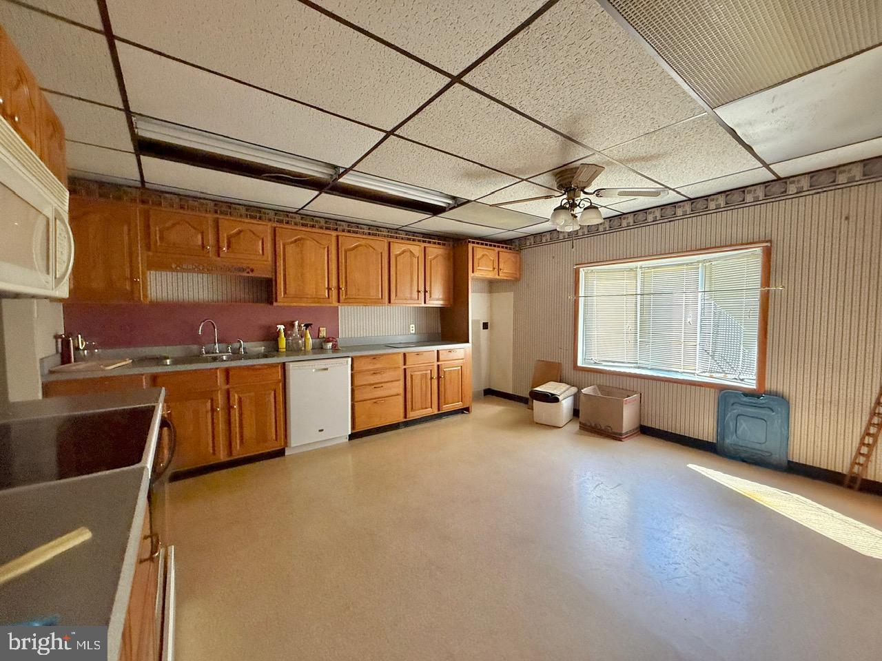 393 Park Road Fleetwood, PA 19522 - Photo 8 of 18