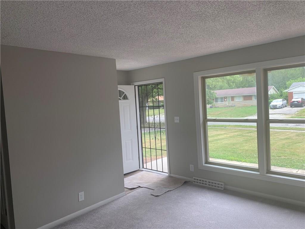 4726 North Kenmore Road Indianapolis, IN 46226 - Photo 9 of 17