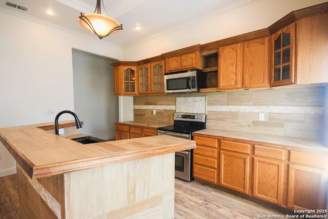 $185,000 | 704 West Clare Street, Beeville, TX 78102