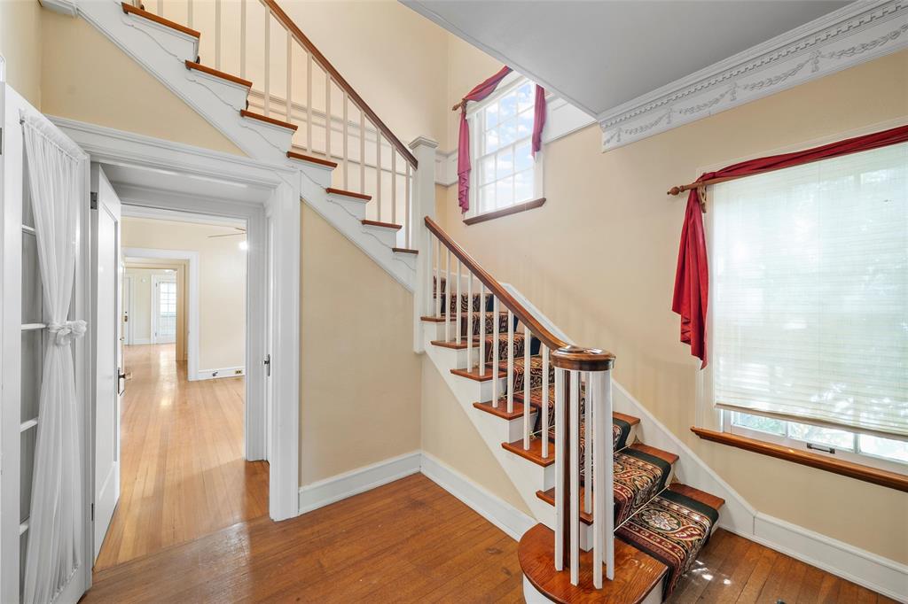 2228 Parrott Avenue Waco, TX 76707 - Photo 2 of 23 a view of entryway