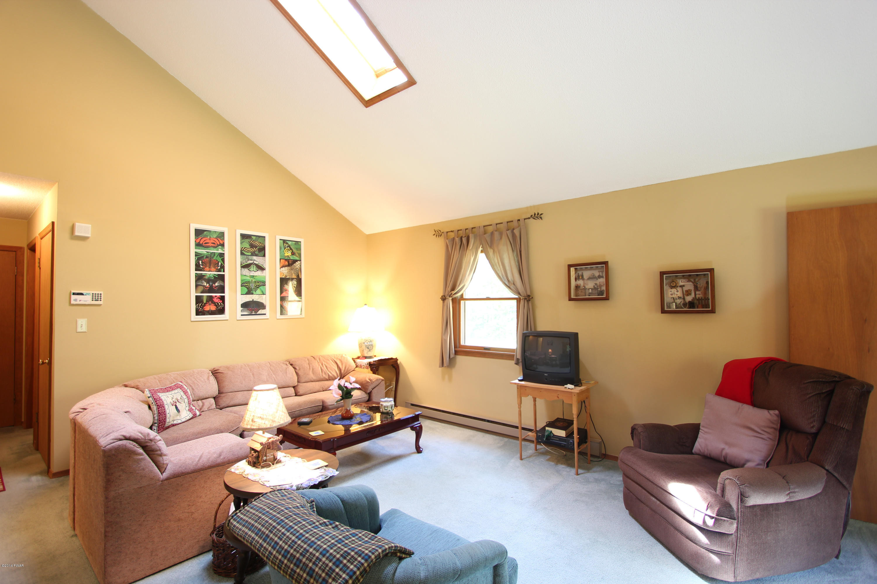 283 West Lakeview Road Lackawaxen, PA 18435 - Photo 9 of 22
