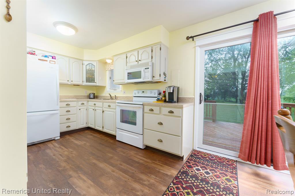 2556 Cedar Lake Road Howell, MI 48843 - Photo 7 of 26 Gallery Image 7