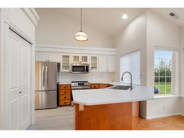 $600,000 | 3180 Duck Horn Drive, Eugene, OR 97404