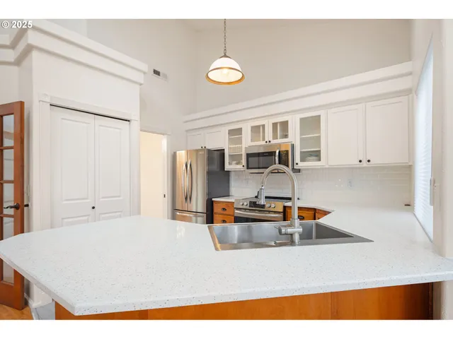 $600,000 | 3180 Duck Horn Drive, Eugene, OR 97404