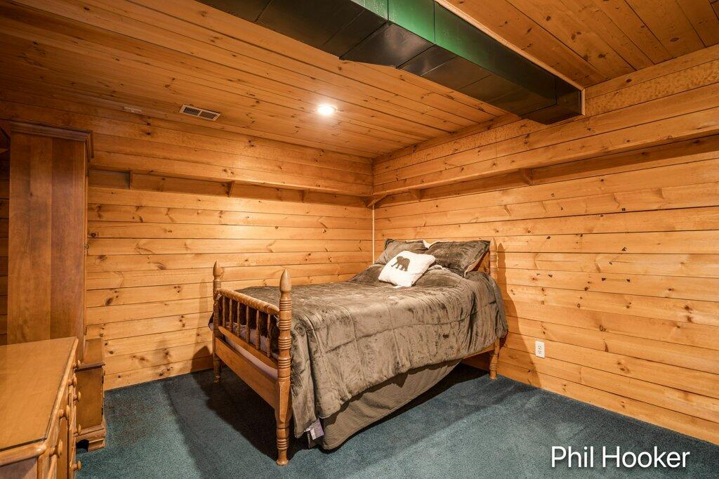 996 Prairie Creek Road Ionia, MI 48846 - Photo 21 of 38 996 Prairie Creek basement bed 3