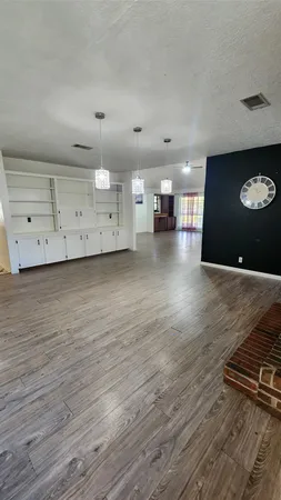 a view of a livingroom with furniture