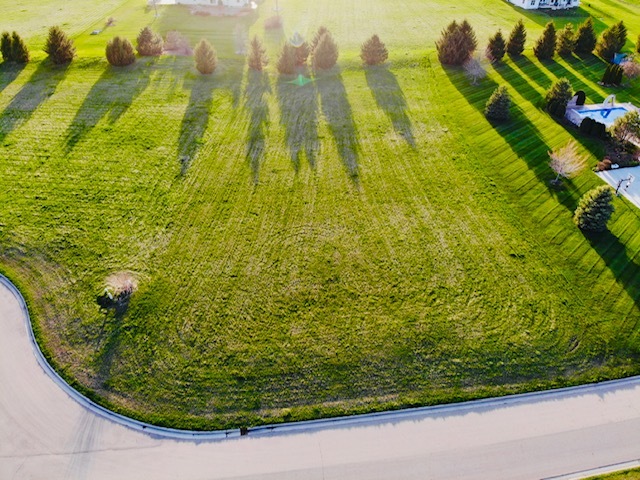 2961 East 1489th Road Ottawa, IL 61350 - Photo 2 of 8 a view of swimming pool from a lake