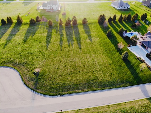 2961 East 1489th Road Ottawa, IL 61350 - Photo 6 of 8 a view of a swimming pool