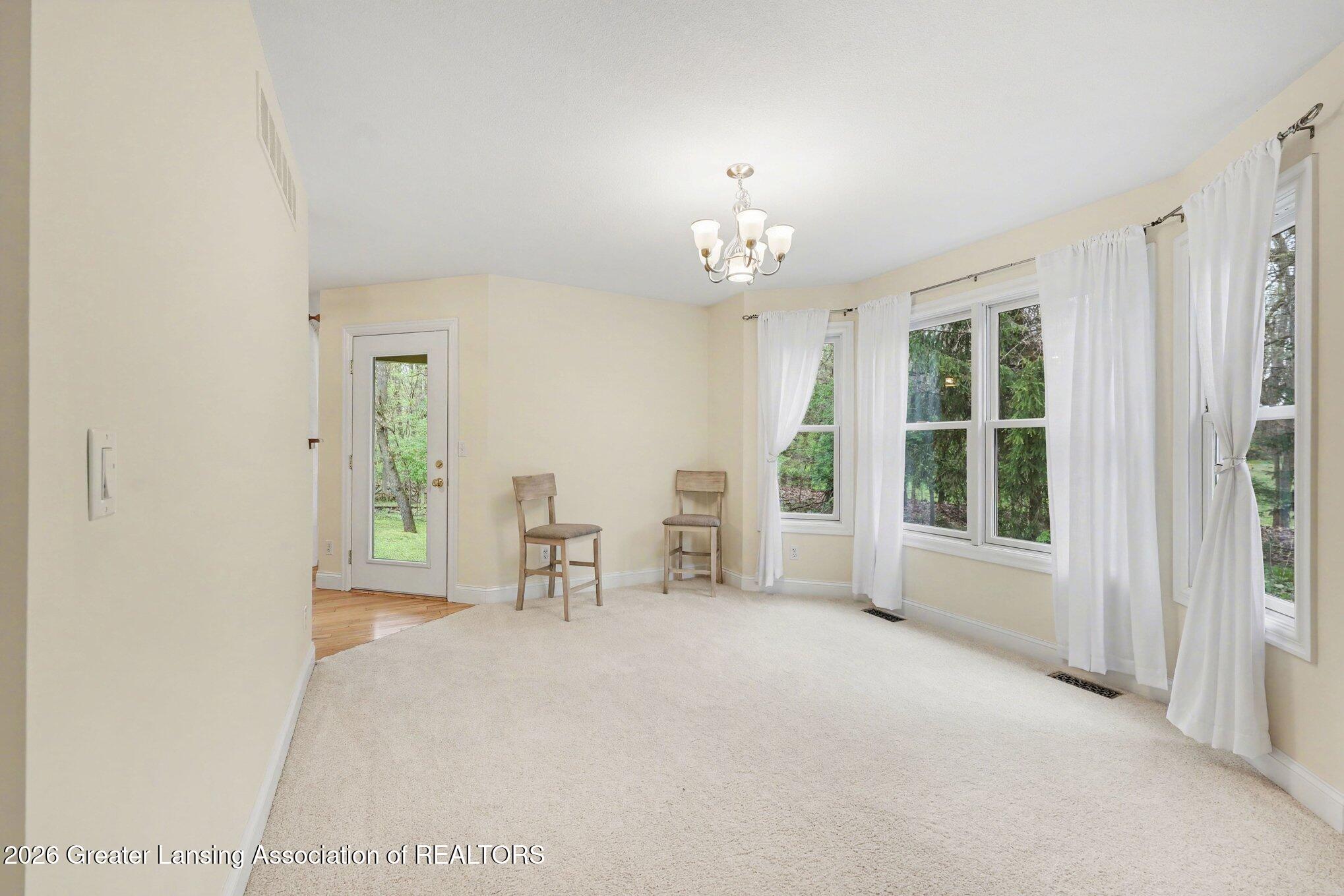 3776 Burkhart Road Jackson, MI 49201 - Photo 4 of 23 Living Room