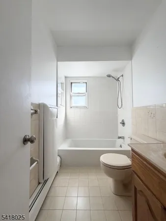 $2,050 | 16 Knox Terrace, Wayne, NJ 07470