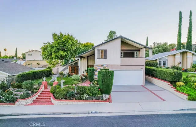$899,000 | 23132 Posada Drive, Valencia, CA 91354