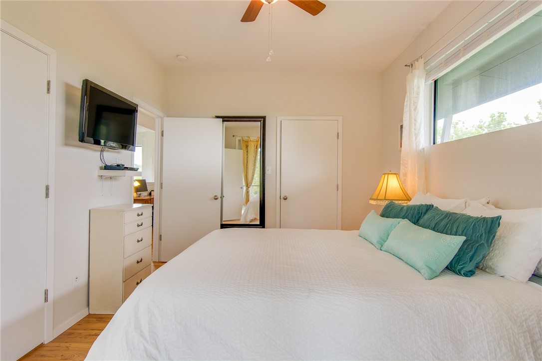 5404 Ledesma Road Austin, TX 78721 - Photo 8 of 25