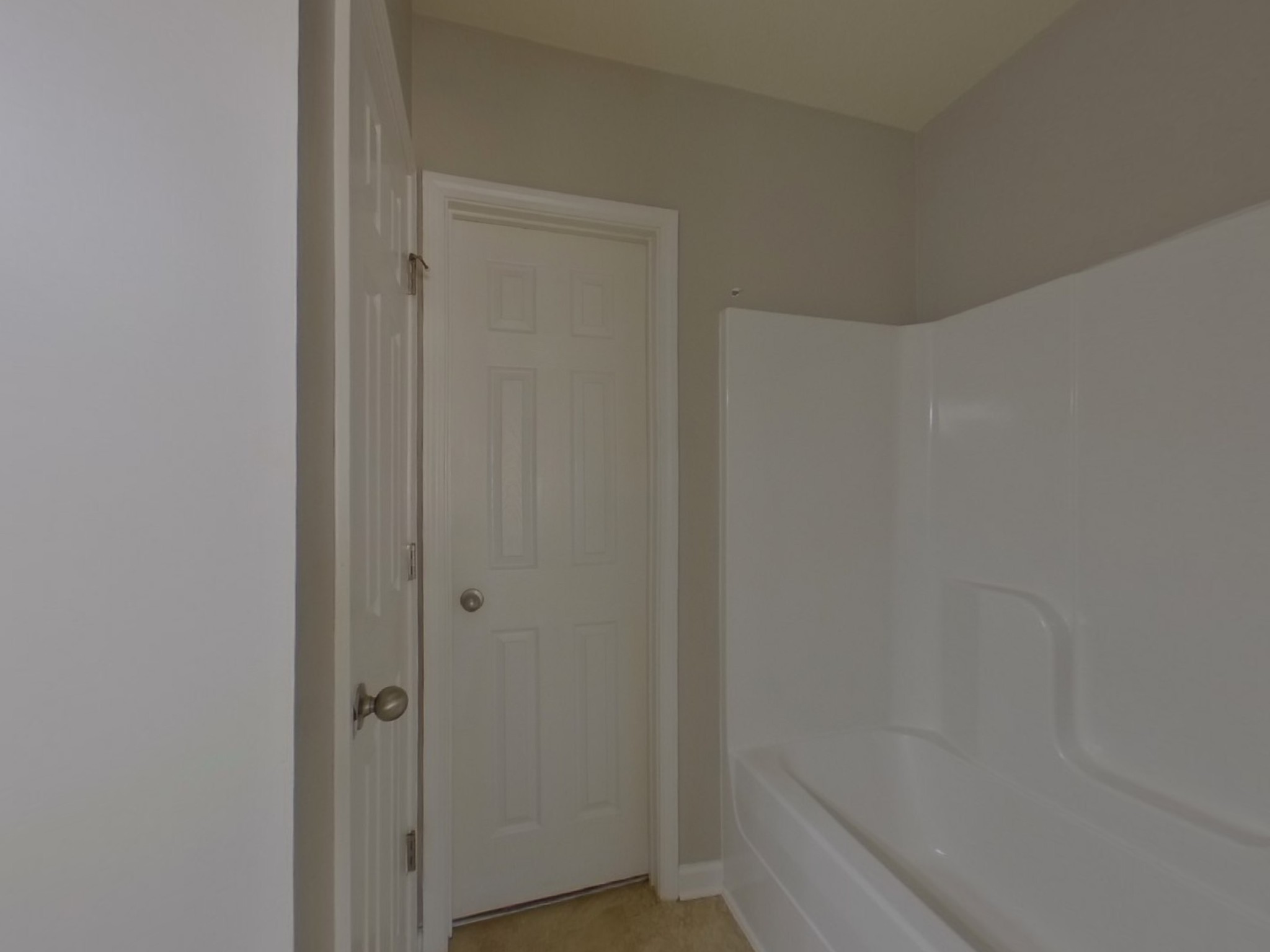 611 Prominence Road Columbia, TN 38401 - Photo 9 of 16 a bathroom with a bathtub