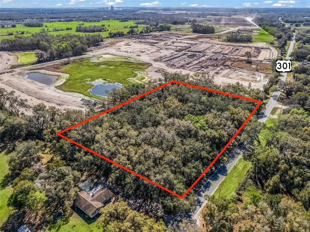 a view of a outdoor space