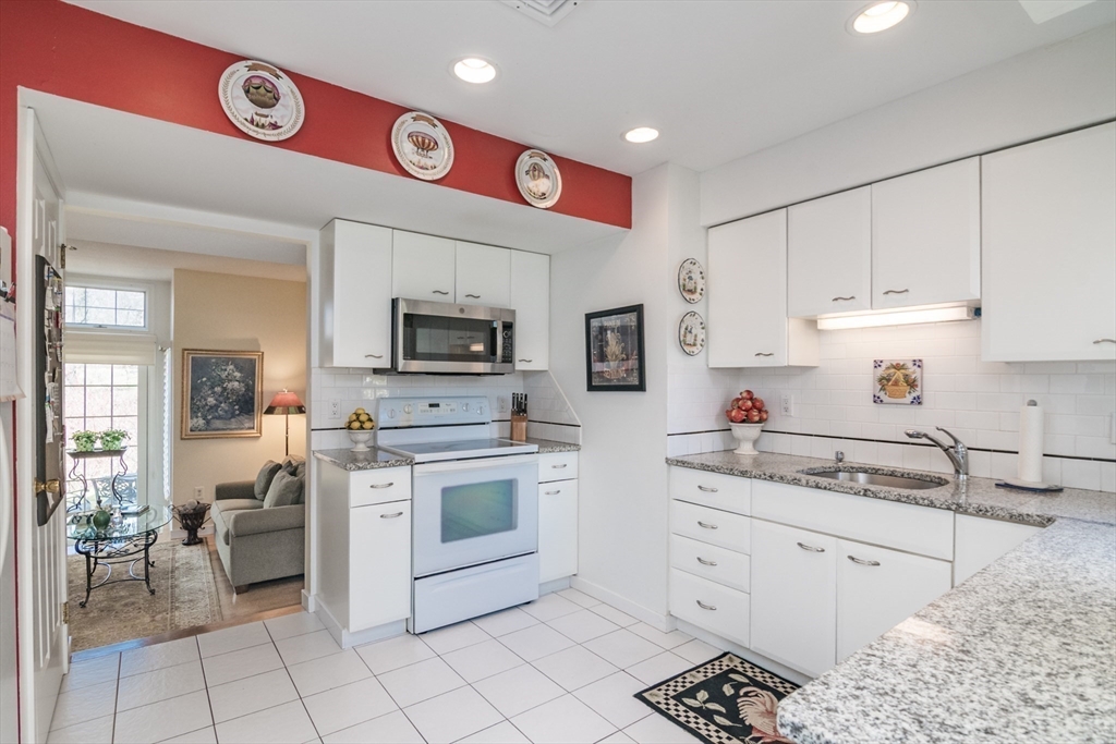 60 Amity Place, Unit 60 Amherst, MA 01002 - Photo 10 of 42