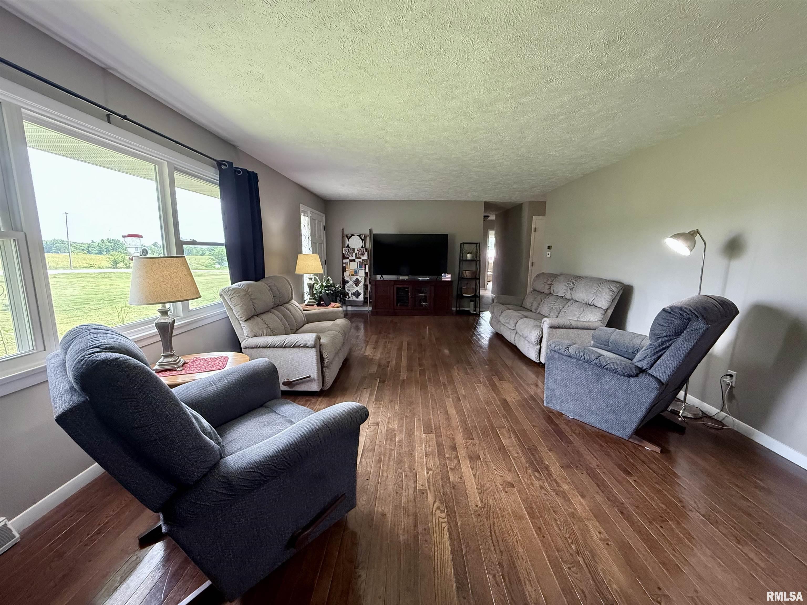 1225 Stanton Airport Road Riverton, IL 62561 - Photo 17 of 55