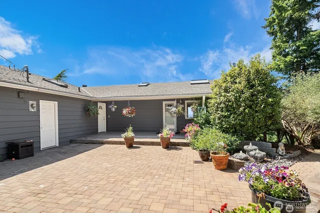 $1,899,999 | 1128 Sea Vista Place, Edmonds, WA 98020