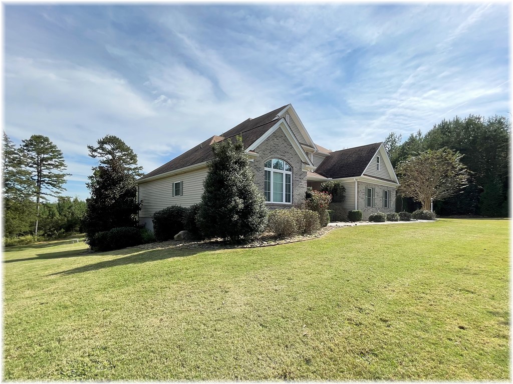 511 Strawberry Farm Road Seneca, SC 29678 - Photo 2 of 42 Gallery Image 2