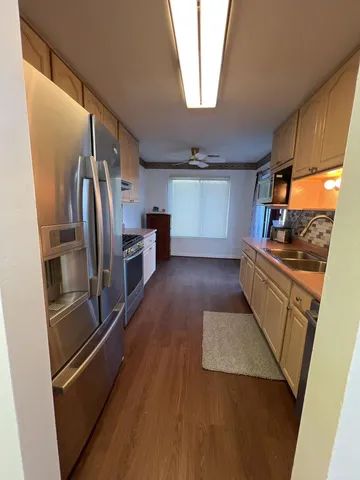 $2,300 | 867 East Carriage Lane, Unit 8, Palatine, IL 60074