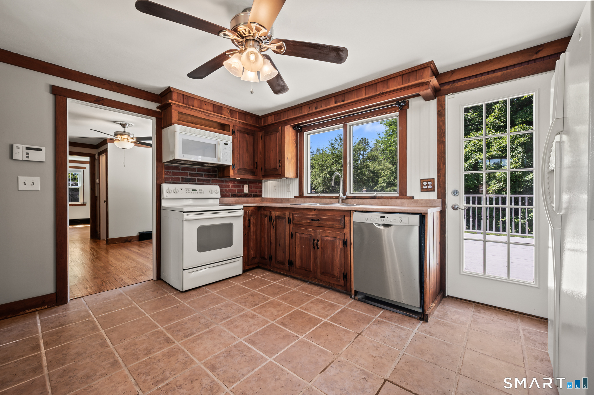 11 Bantle Road Glastonbury, CT 06033 - Photo 12 of 40