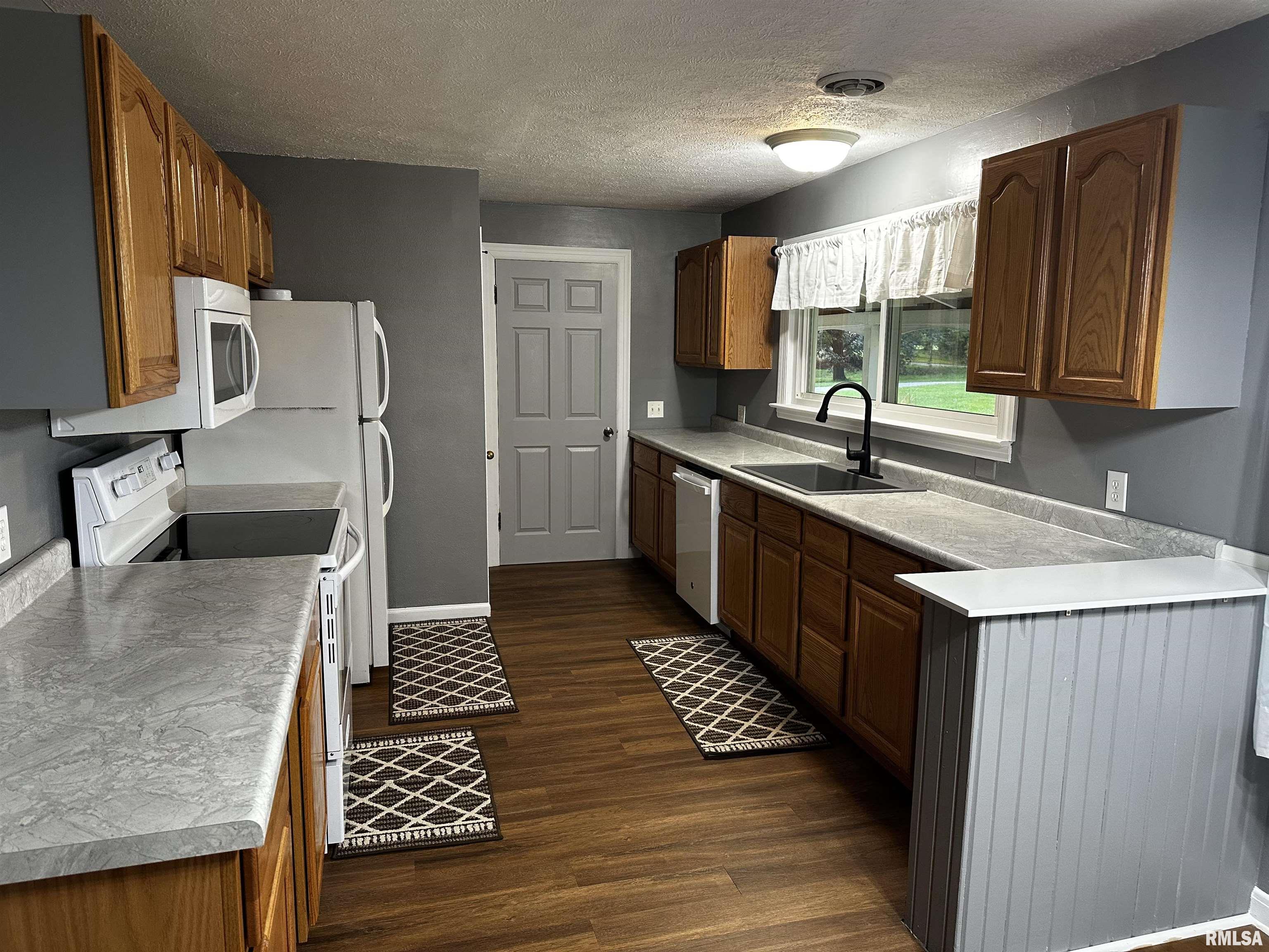200 Maple Street Athens, IL 62613 - Photo 3 of 21 Gallery Image 3
