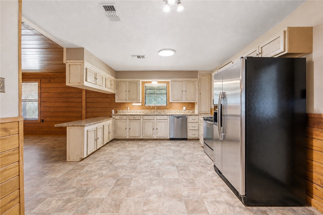 577 Watson Road Normangee, TX 77871 - Photo 12 of 45 Gallery Image 12