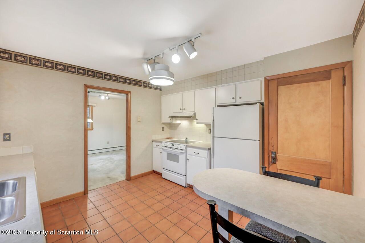 216 North Abington Road Clarks Green, PA 18411 - Photo 29 of 71 216 N Abington Rd 26 Large