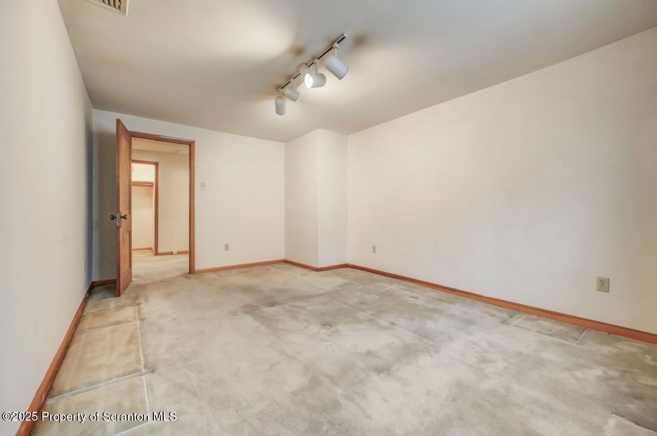 216 North Abington Road Clarks Green, PA 18411 - Photo 44 of 71 216 N Abington Rd 40 Large