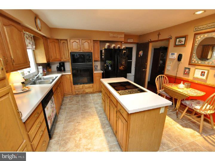 247 Oakshade Road Tabernacle, NJ 08088 - Photo 4 of 24 Kitchen