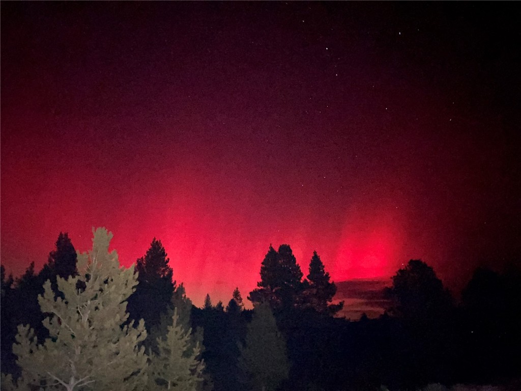27060 Neptune Place Clark, CO 80428 - Photo 2 of 10 Aurora Borealis taken Nov 11, 2025