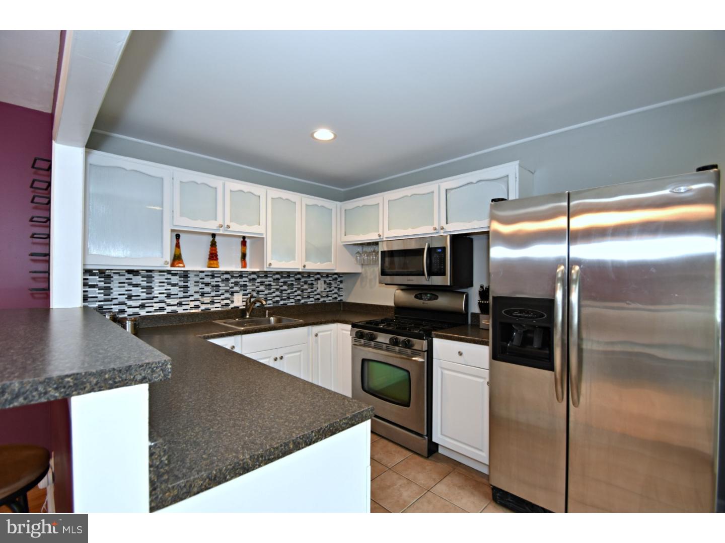 12114 Ranier Road Philadelphia, PA 19154 - Photo 9 of 25 Kitchen
