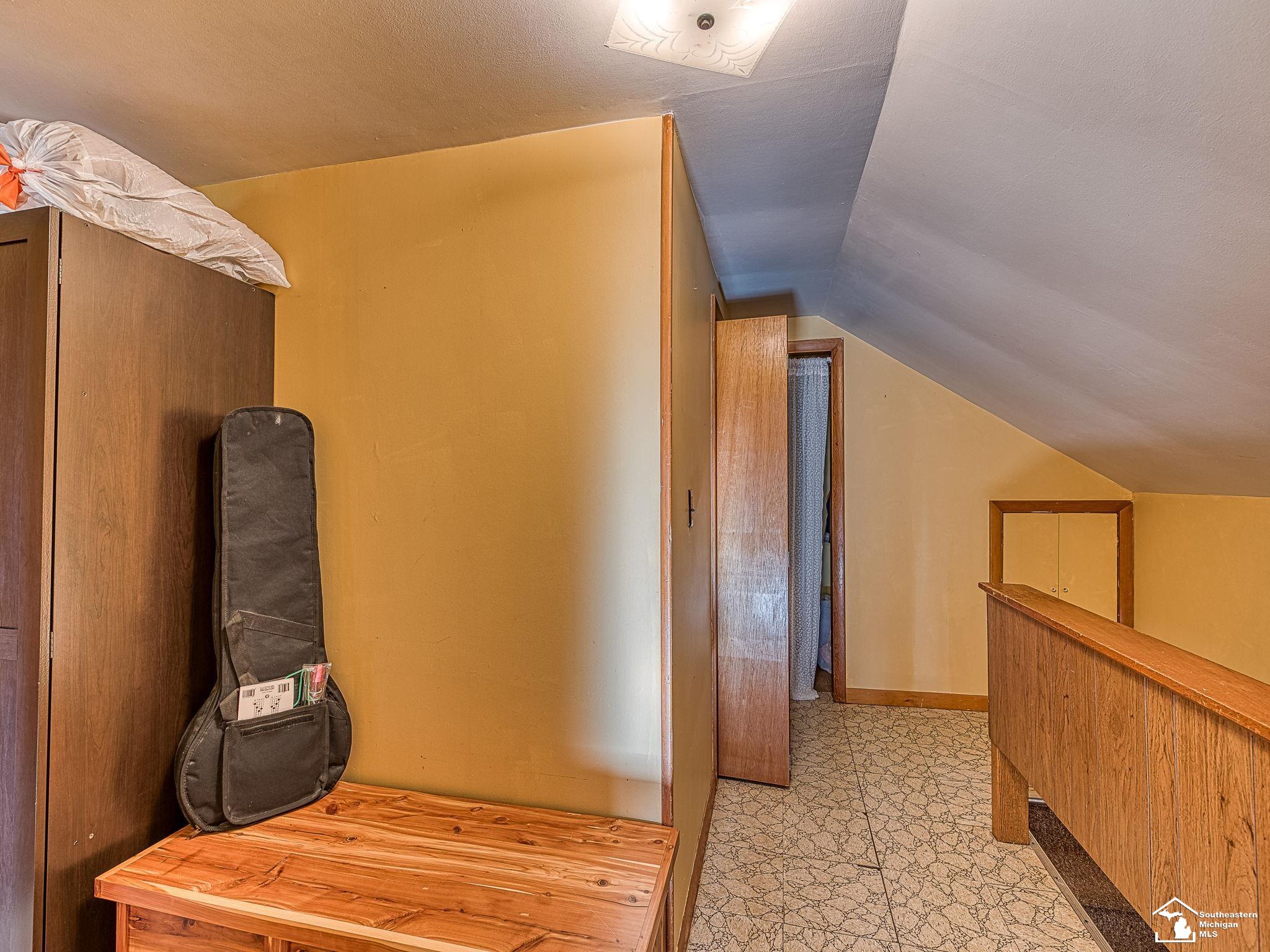 878 Meanwell Road Dundee, MI 48131 - Photo 16 of 28 Upstairs Hallway