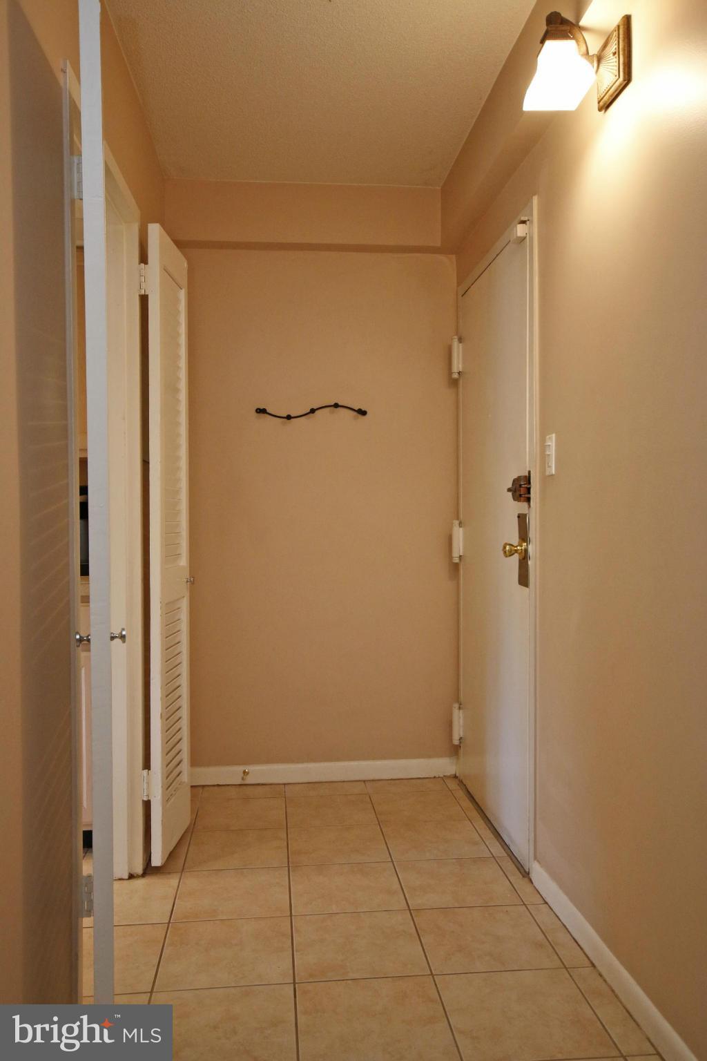 2210 Castle Rock Square, Unit 1B Reston, VA 20191 - Photo 23 of 26 a view of an empty room