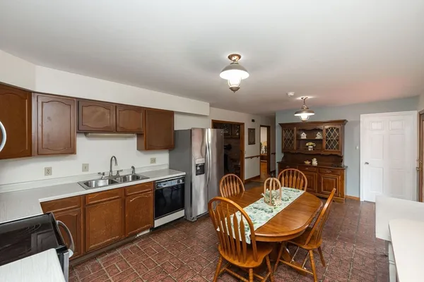 $389,900 | 411 Dennison Drive, Southbridge, MA 01550