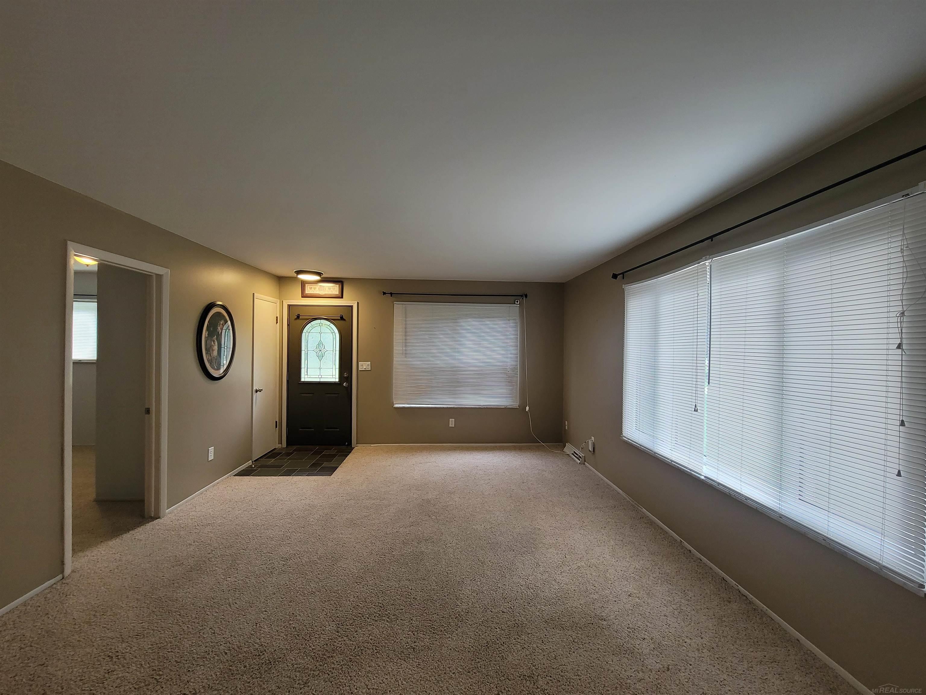 2900 Midvale Drive Rochester, MI 48309 - Photo 3 of 27 50121531-2.JPG