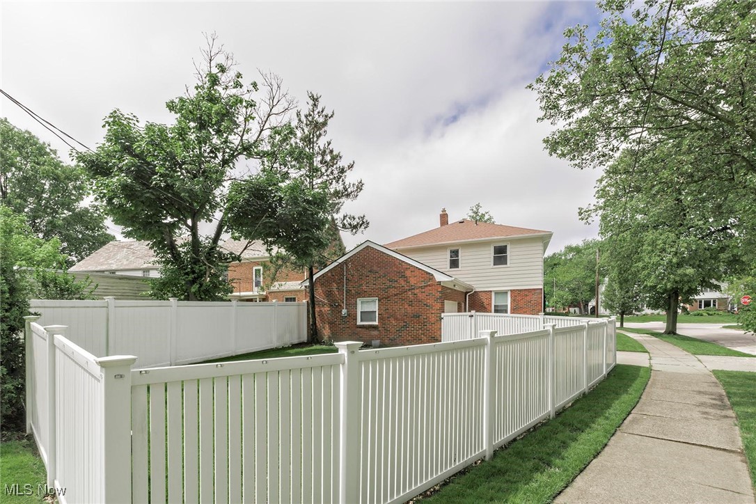 2381 Charney Road Cleveland, OH 44118 - Photo 47 of 47 Gallery Image 47
