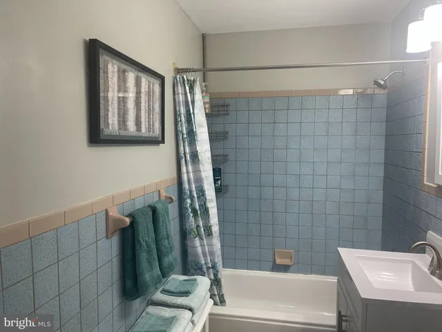 $1,900 | 949 South 3rd Street, Unit 1, Philadelphia, PA 19147