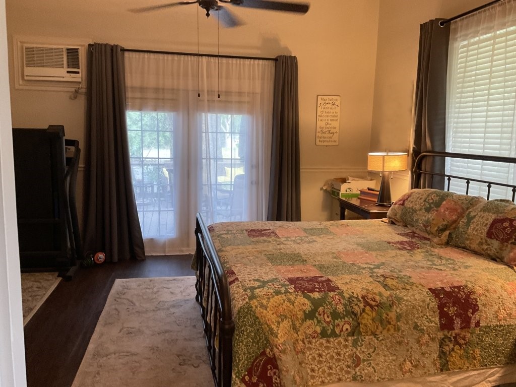 198 Fm 2974 Rd Center Center, TX 75935 - Photo 35 of 50 a bedroom with a bed and a window