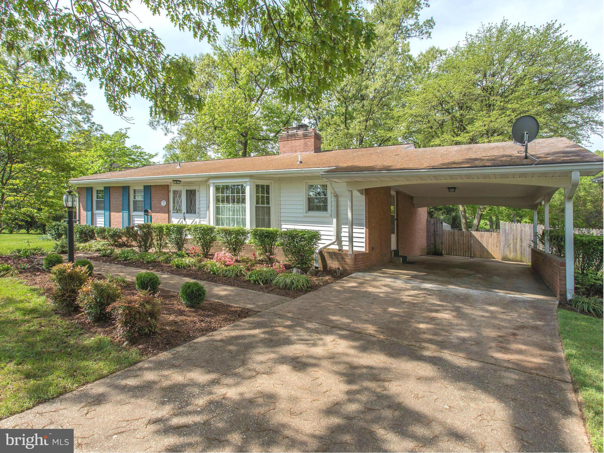 6302 Wayles Street Springfield, VA 22150 - Photo 2 of 28 Exterior (Front)
