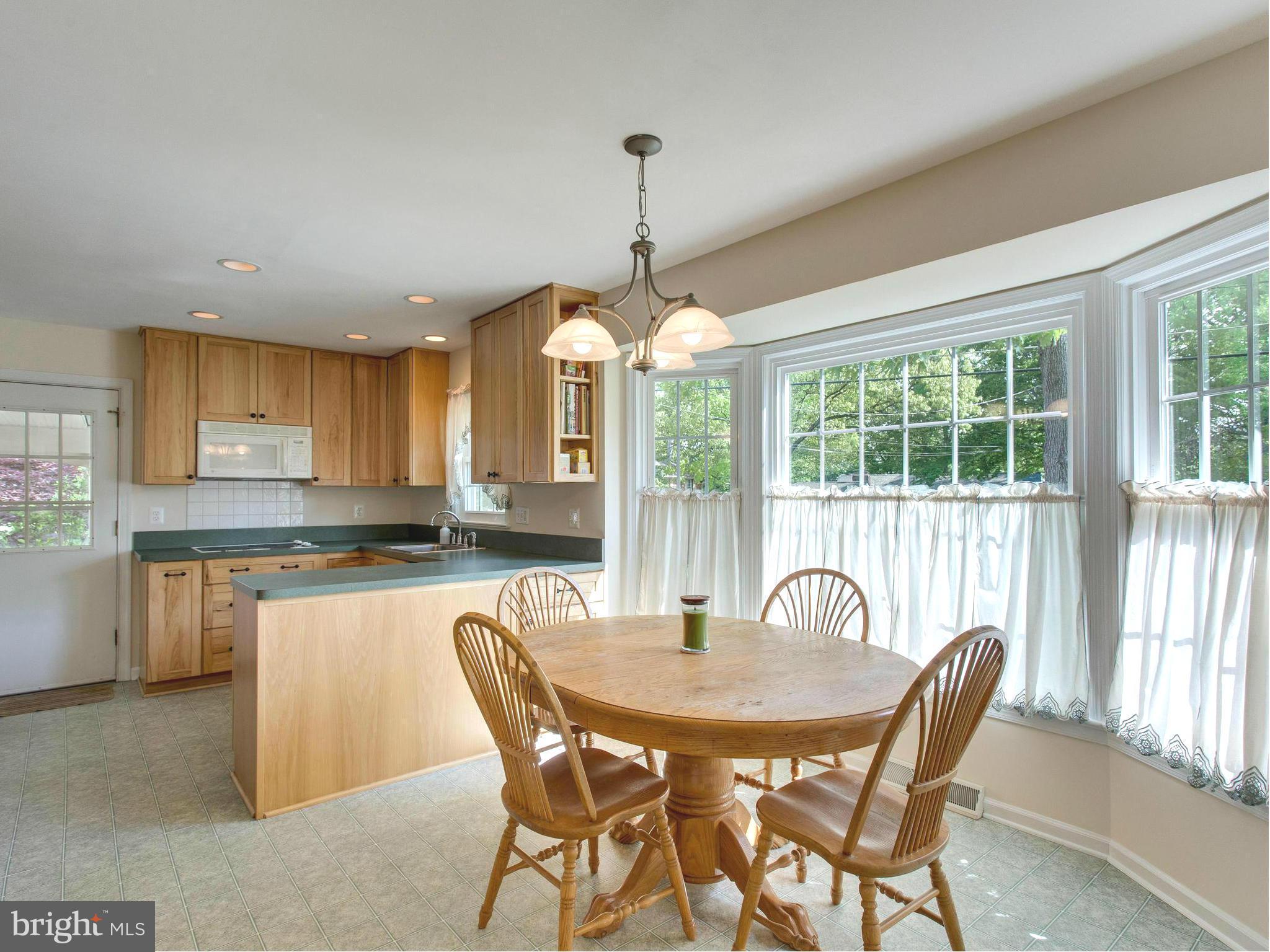 6302 Wayles Street Springfield, VA 22150 - Photo 3 of 28 Dining Room