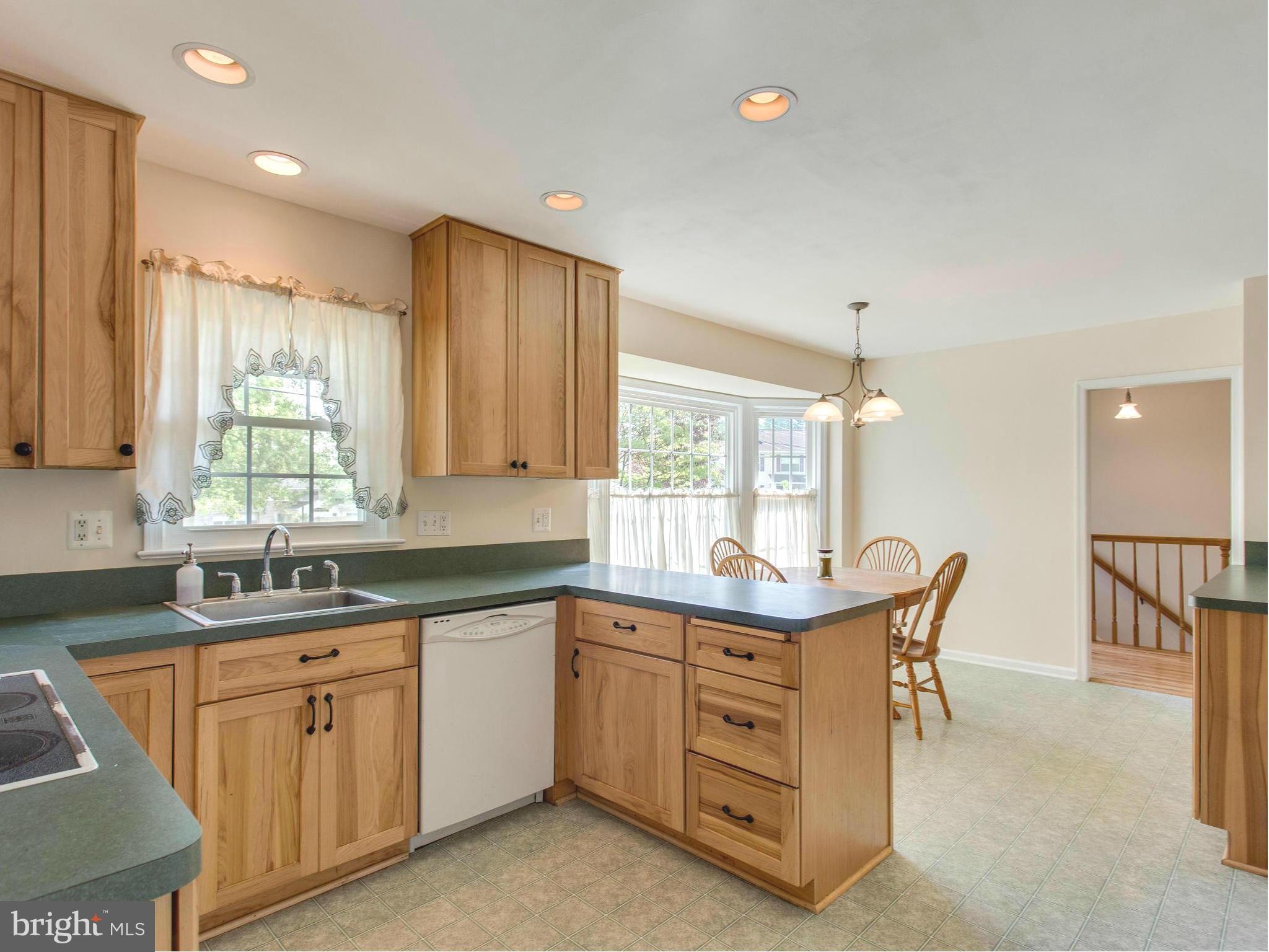 6302 Wayles Street Springfield, VA 22150 - Photo 5 of 28 Kitchen