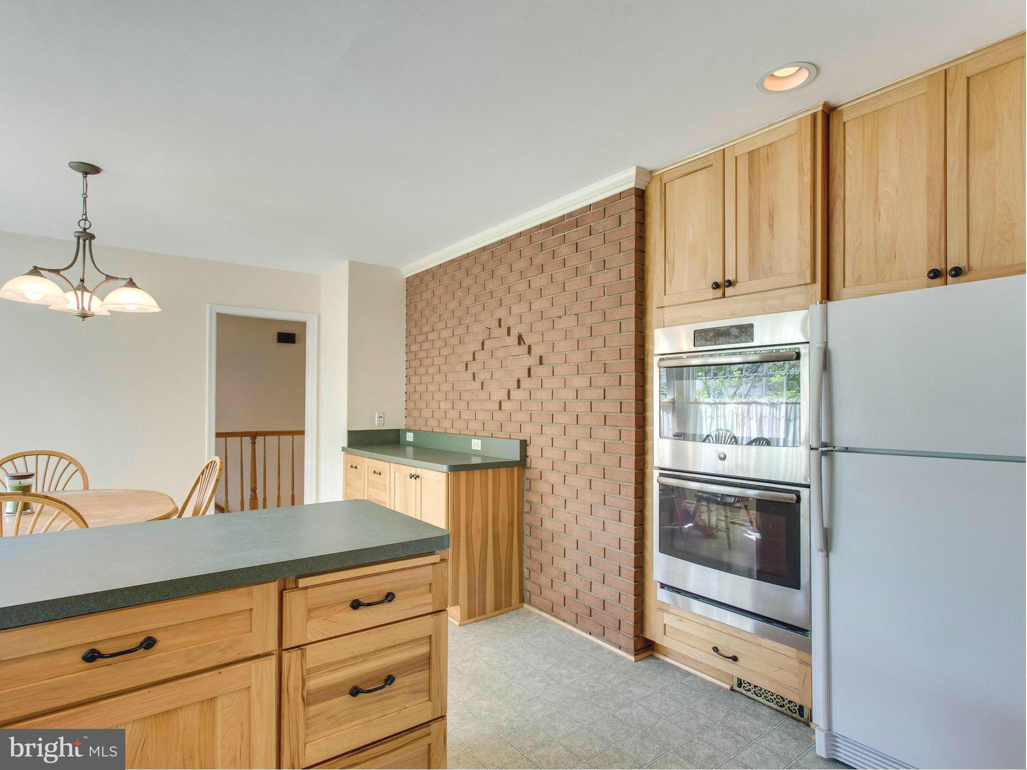 6302 Wayles Street Springfield, VA 22150 - Photo 6 of 28 Kitchen