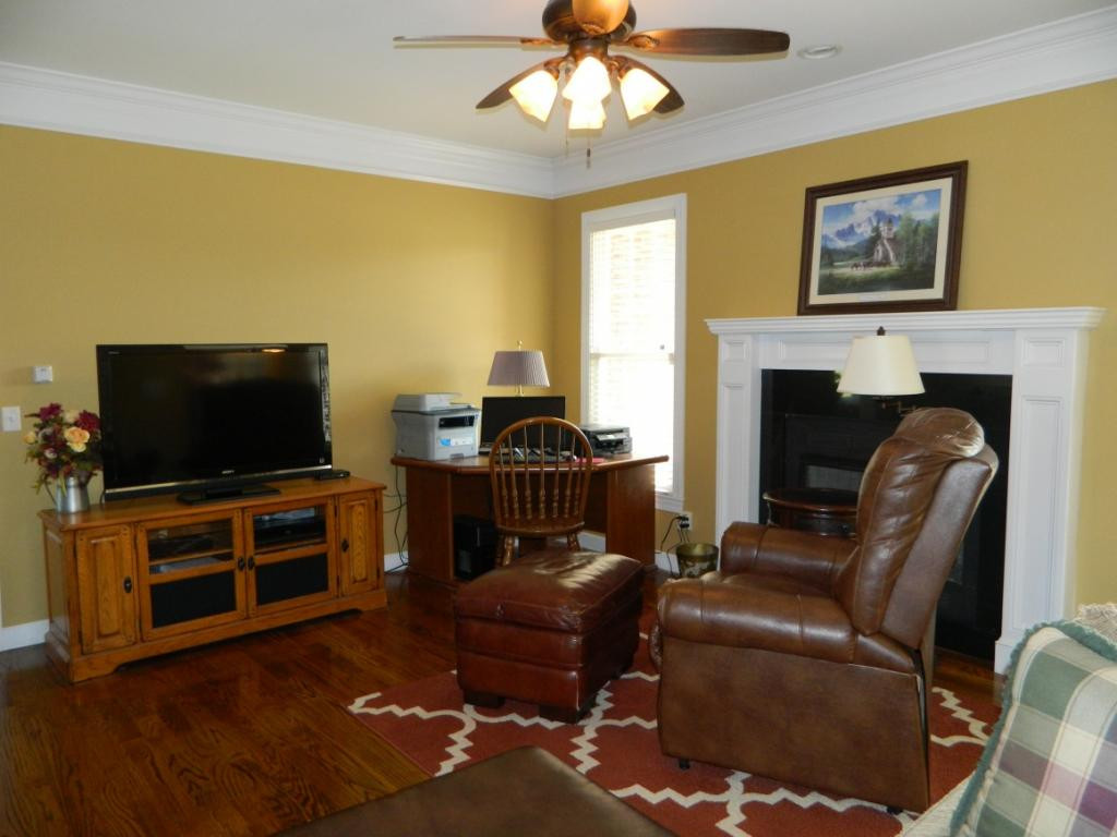 1020 Mitchell Road Kingsport, TN 37663 - Photo 12 of 32 Family Room