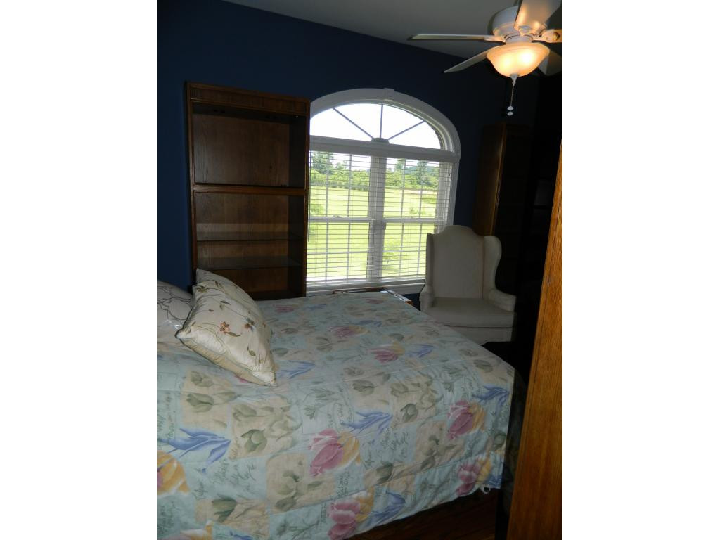 1020 Mitchell Road Kingsport, TN 37663 - Photo 20 of 32 Bedroom 2