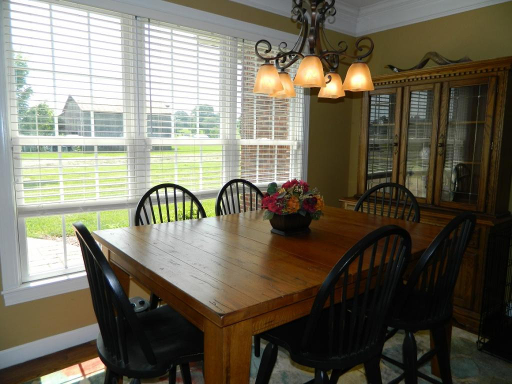 1020 Mitchell Road Kingsport, TN 37663 - Photo 10 of 32 Breakfast Area
