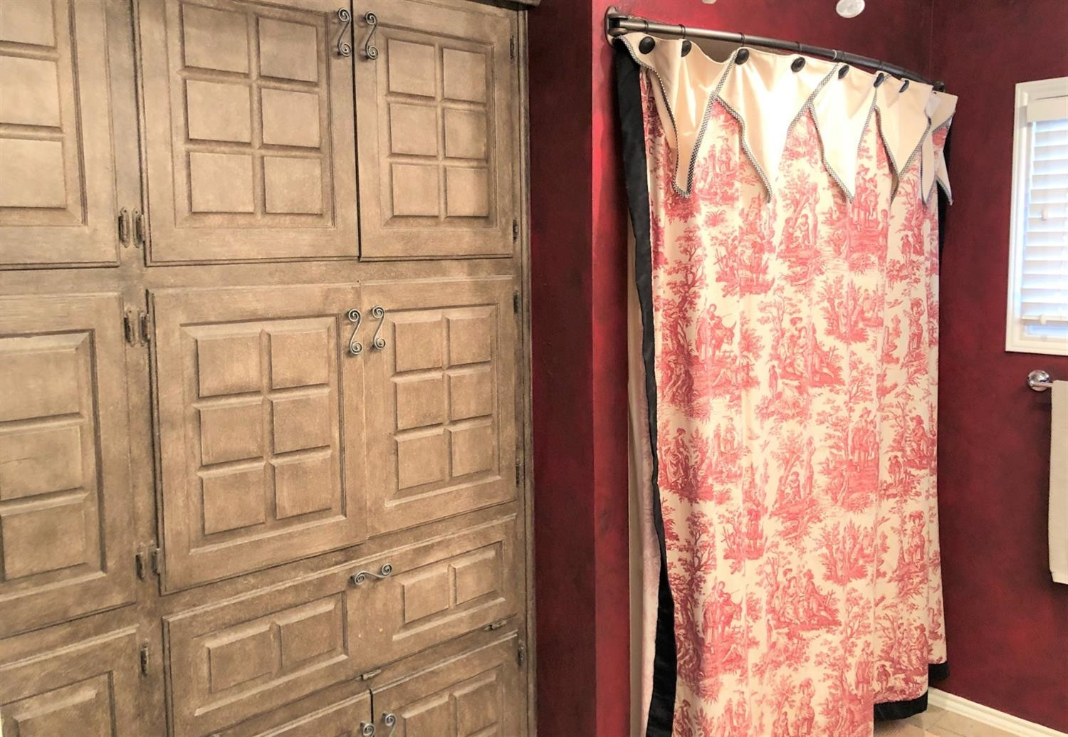 4018 88th Place Lubbock, TX 79423 - Photo 25 of 31 a view of a window with wooden door