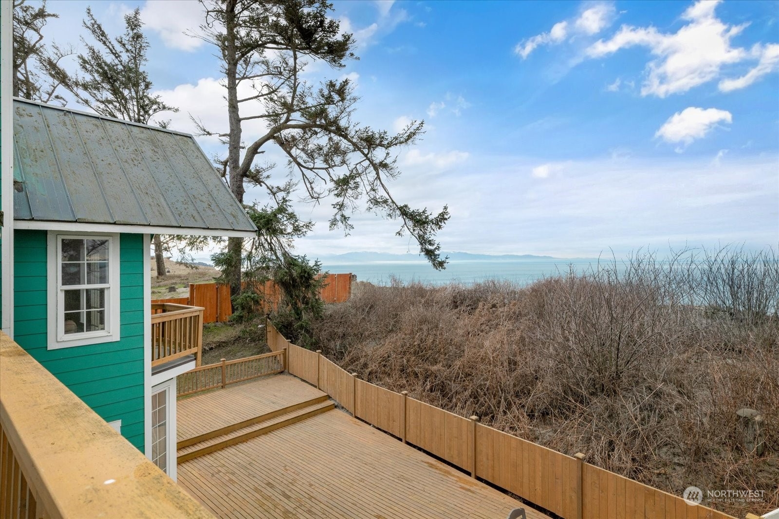 2313 West Beach Road Oak Harbor, WA 98277 - Photo 18 of 40 Gallery Image 18