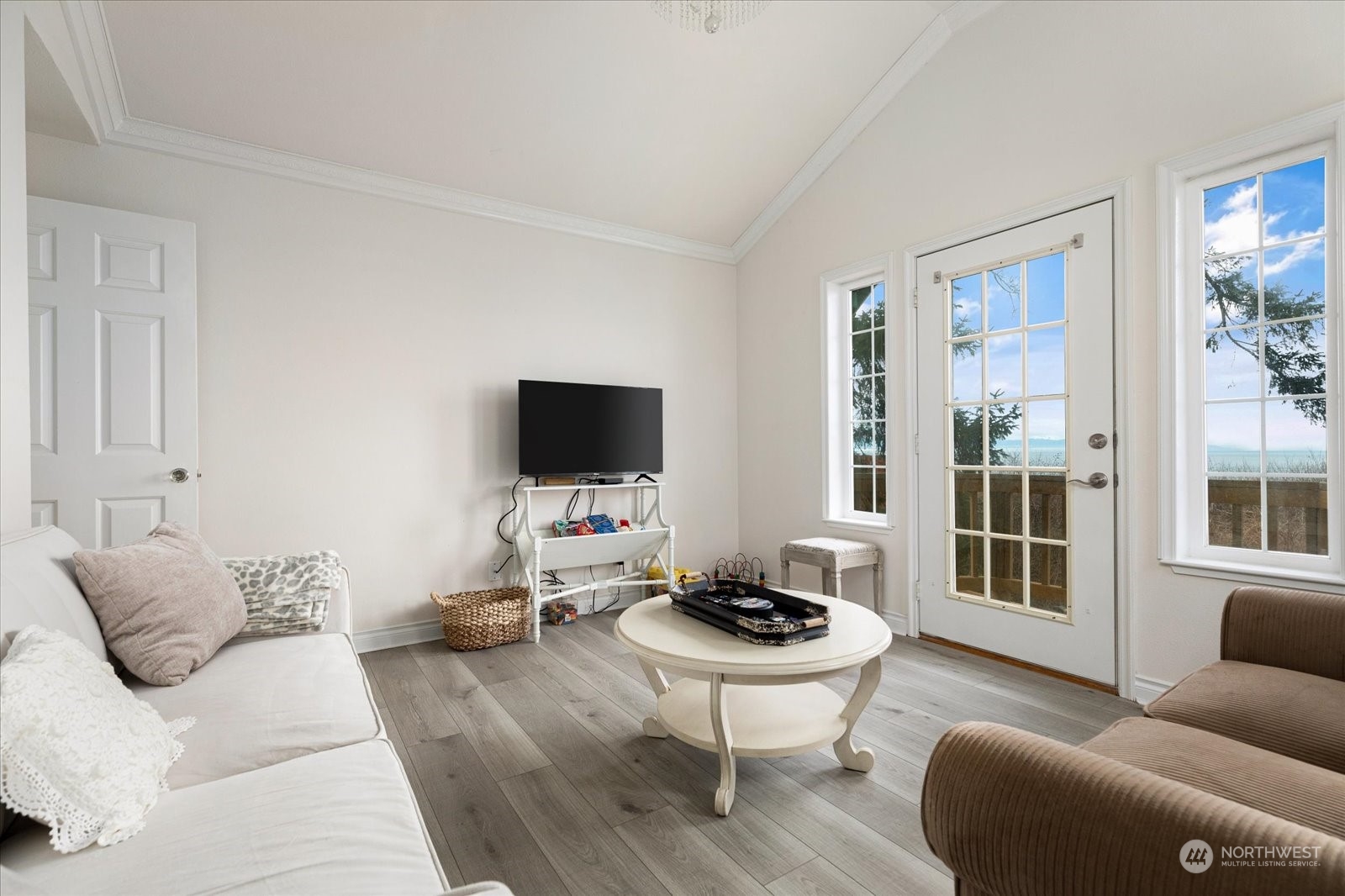 2313 West Beach Road Oak Harbor, WA 98277 - Photo 20 of 40 Gallery Image 20